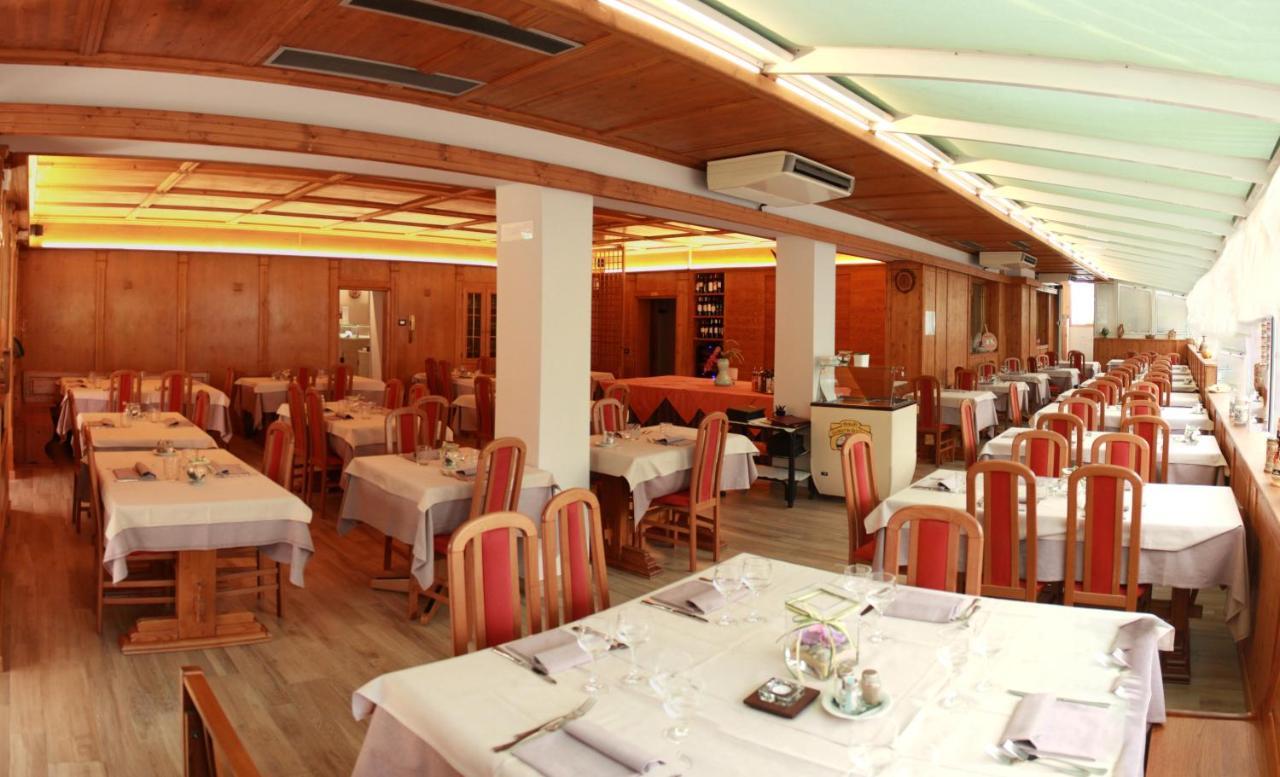 Albergo Ristorante Cacciatori Auronzo di Cadore Kültér fotó