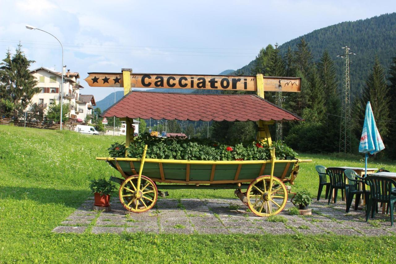 Albergo Ristorante Cacciatori Auronzo di Cadore Kültér fotó